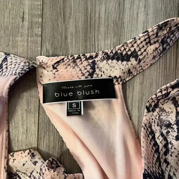 Blue Blush Light Pink Romper - Picture 7 of 8